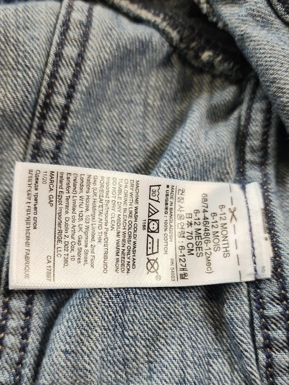 Gap Denim Blue Jacket Infant 6-12 months snap closure